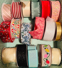 Load image into Gallery viewer, Big Lizzy Bow - Custom
