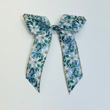 Load image into Gallery viewer, Zoey Bow - White Poinsettia
