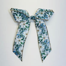 Load image into Gallery viewer, Zoey Bow - White Poinsettia
